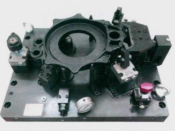 製動器(qi)底闆液(ye)壓裌(jia)具